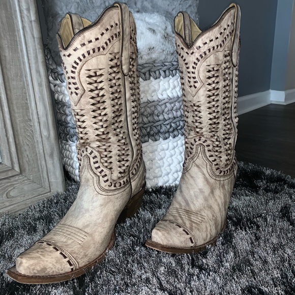 Corral boots - Picture 1 of 3